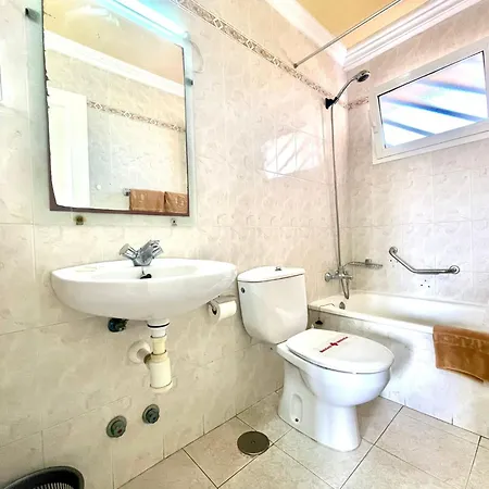 With Ocean Views In Playa Jardin, Puerto De La Cruz Appartement