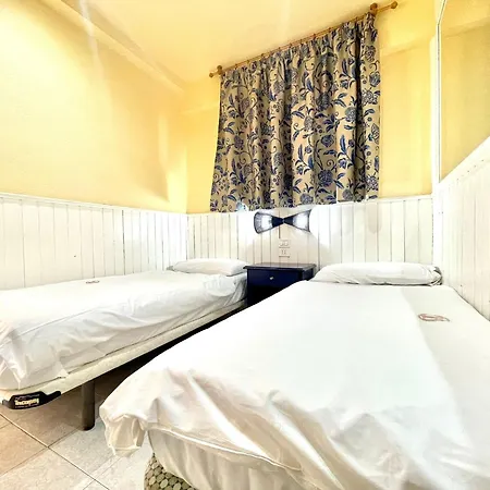 With Ocean Views In Playa Jardin, Puerto De La Cruz *
