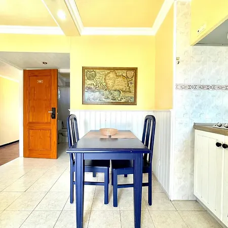 With Ocean Views In Playa Jardin, Puerto De La Cruz Appartement