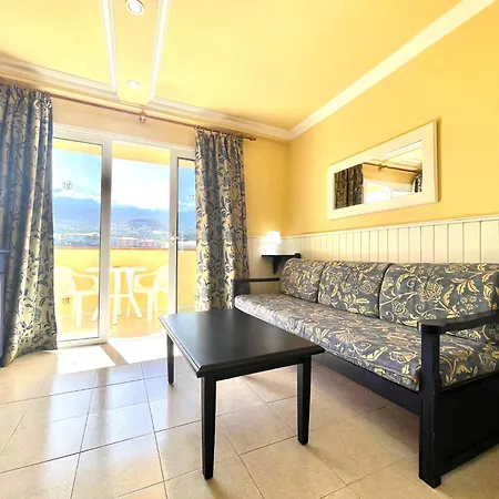 With Ocean Views In Playa Jardin, Puerto De La Cruz *