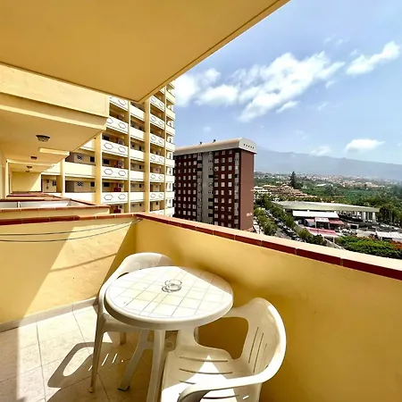 With Ocean Views In Playa Jardin, Puerto De La Cruz Appartement *