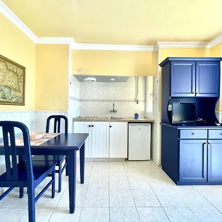 With Ocean Views In Playa Jardin, Puerto De La Cruz Апартаменты
